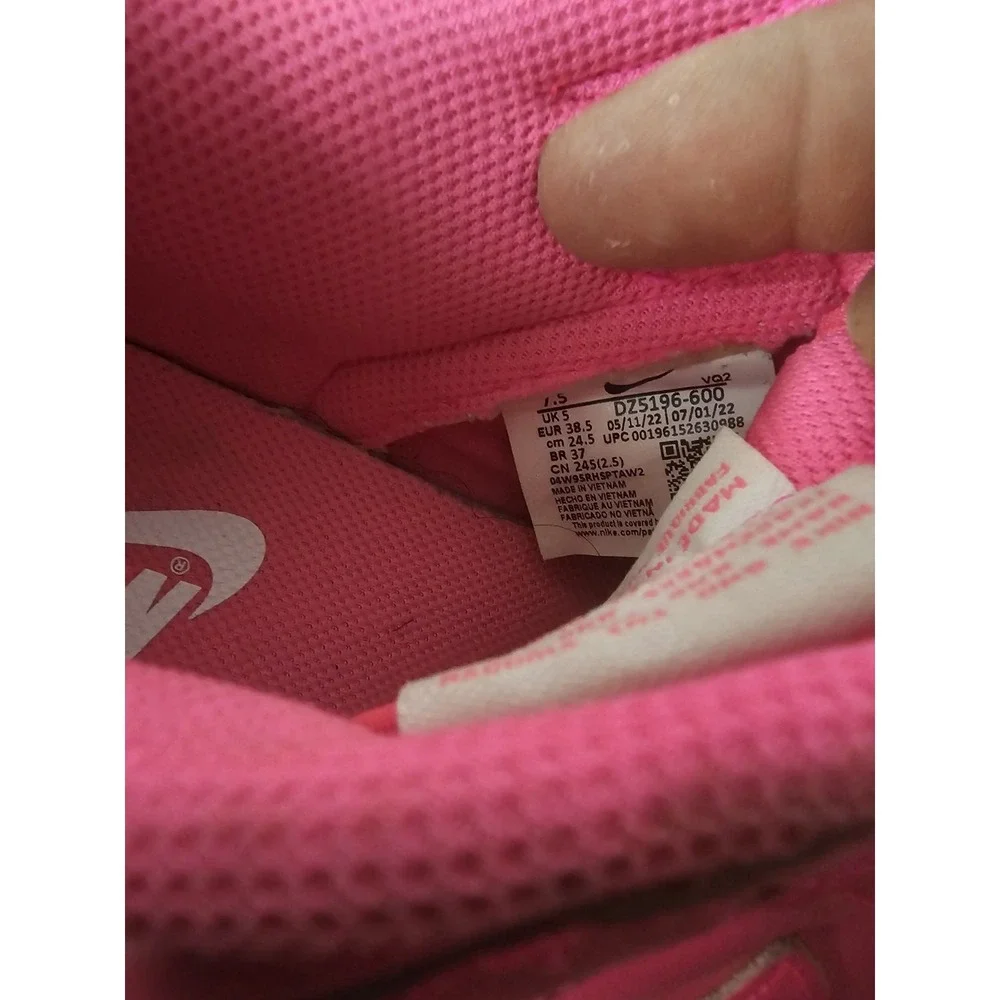 Nike Dunk Low Hyper Pink/White Women's Low Top Sneakers DZ5196-600 Pre-Owned
